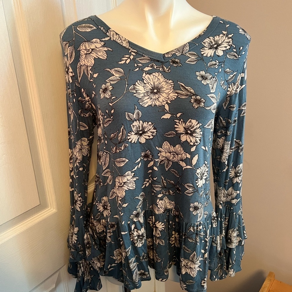 Hopely‎ blue floral long sleeve bell sleeve shirt